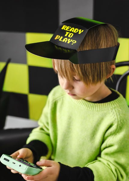 PartyDeco Popierinės kepurėlės „Gamer“ - Uogų kopos