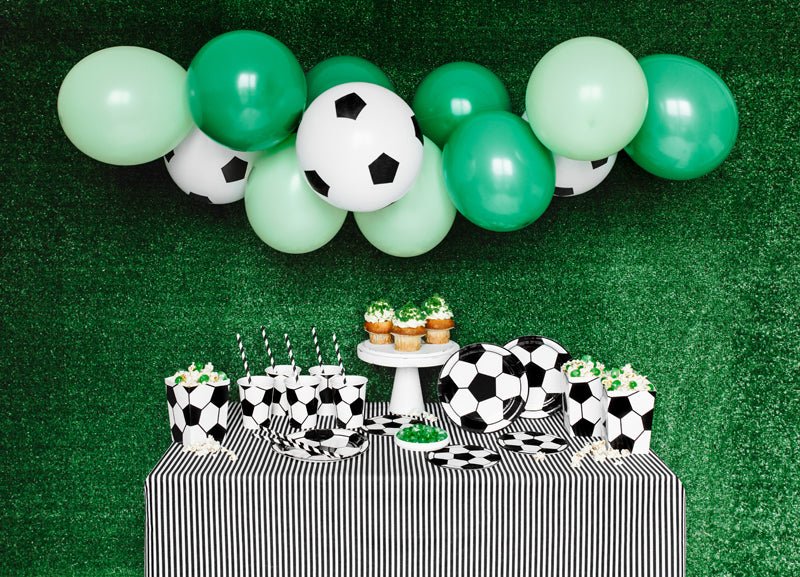 PartyDeco Popierinės lėkštutės „Futbolas“, 18 cm - Uogų kopos