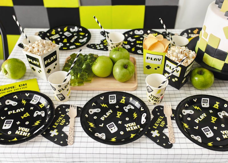 PartyDeco Popierinės lėkštutės „Gamepads“, 23 cm - Uogų kopos