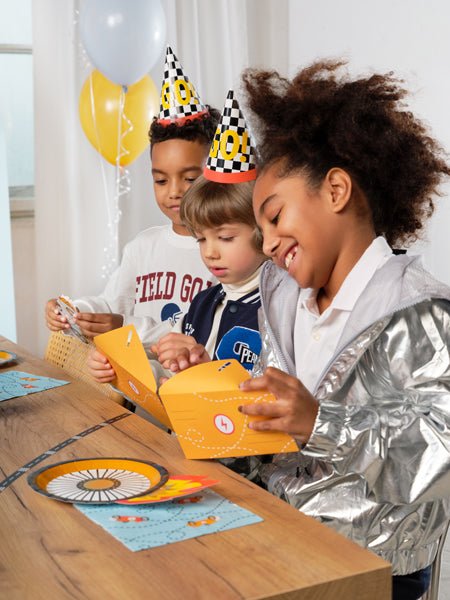 PartyDeco Popierinės lėkštutės „Ratas“, 26,5 x 18 cm - Uogų kopos