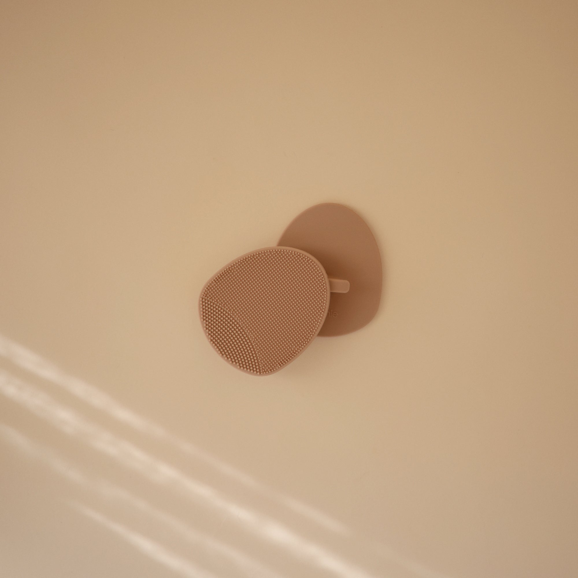 Mushie Prausimosi Šepetėliai 2vnt. - Žalia/Ruda - Uogų kopos