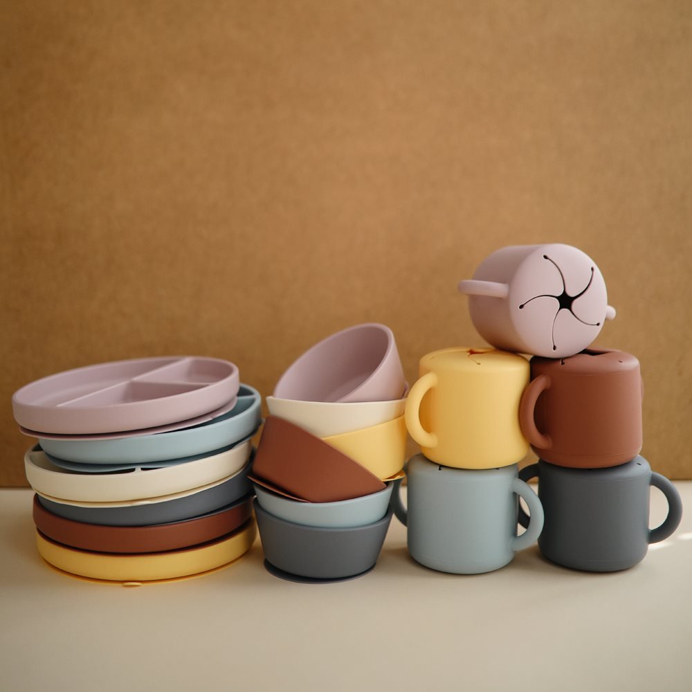 Mushie Prilimpantis silikoninis dubenėlis - Dramblio kaulo - Uogų kopos