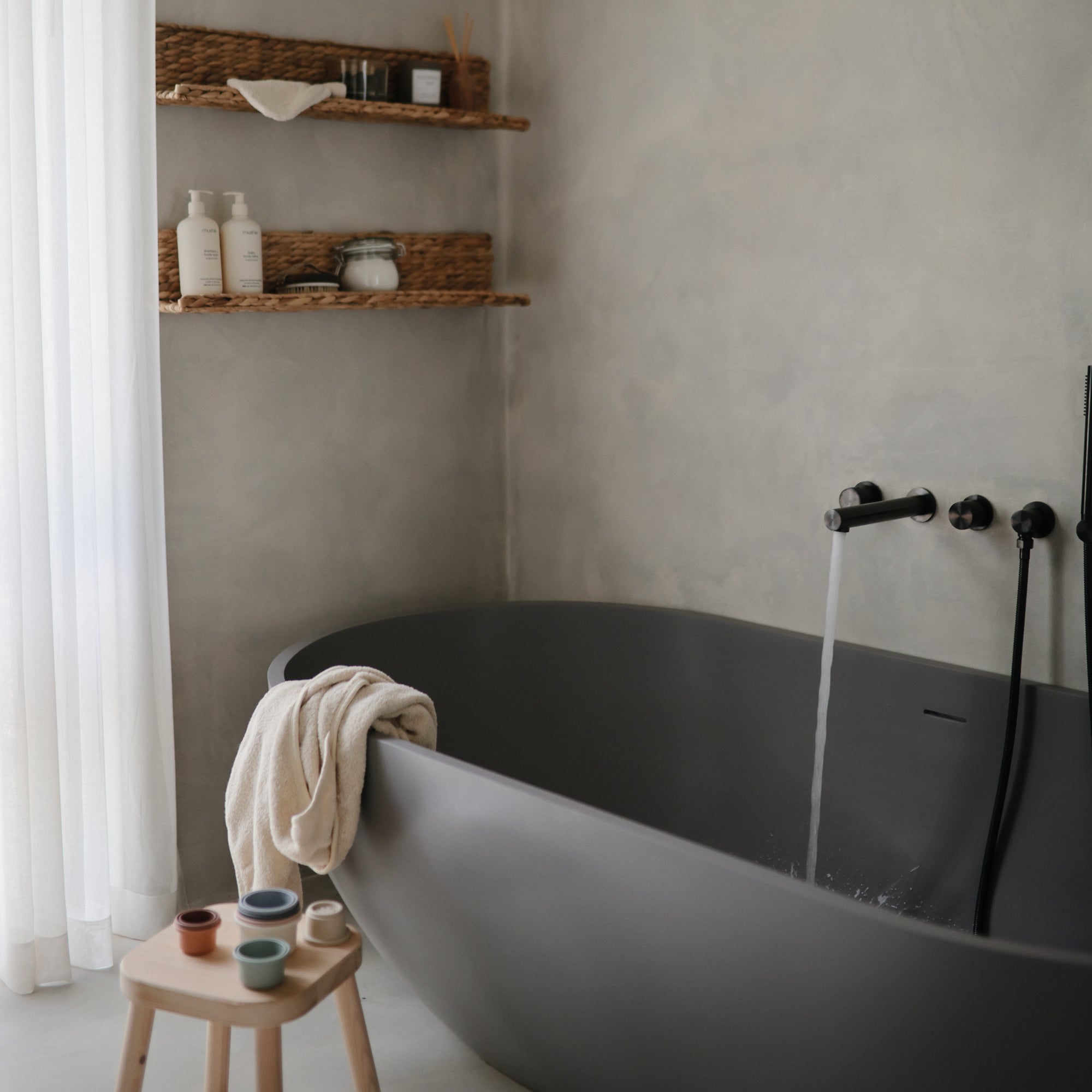 Mushie Rankšluostis su gaubtu - Smėlinė - Uogų kopos