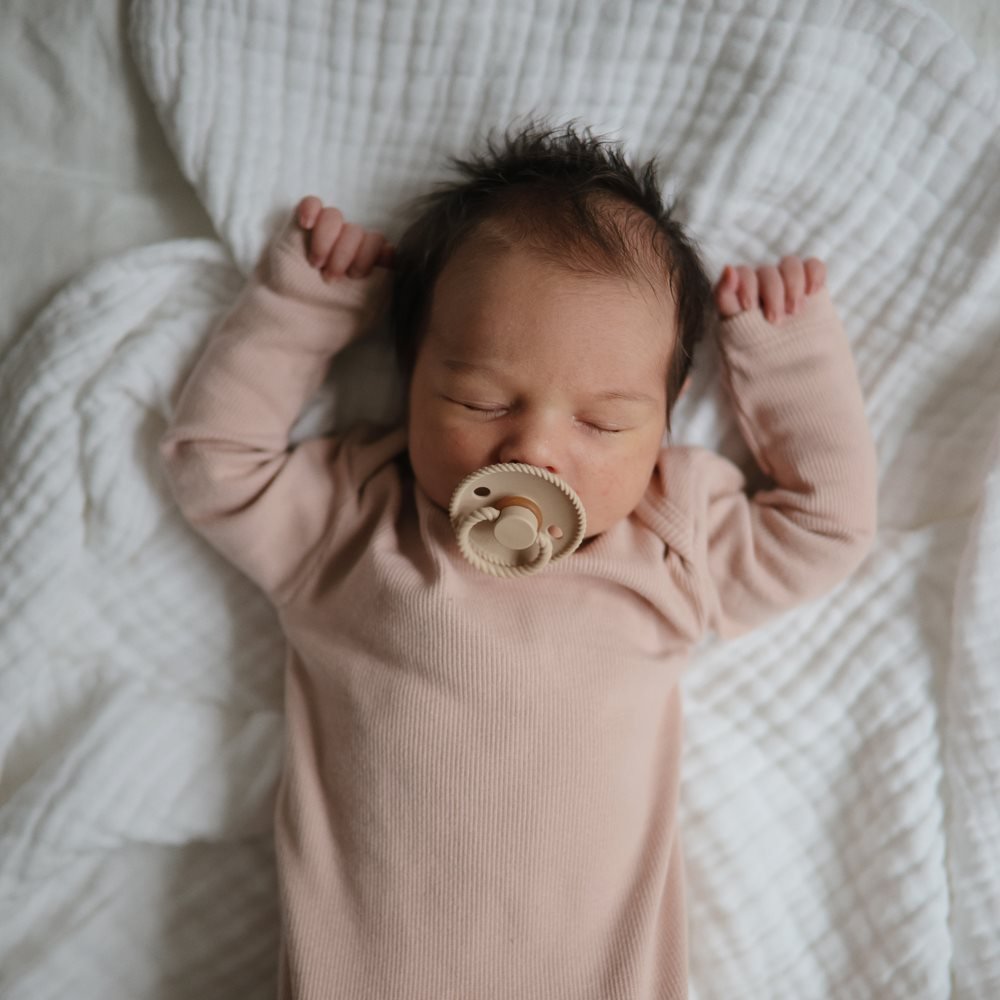 FRIGG Rope/Little Viking čiulptukai 4vnt. - apvalūs lateksiniai - Cream - 2 dydis - Uogų kopos