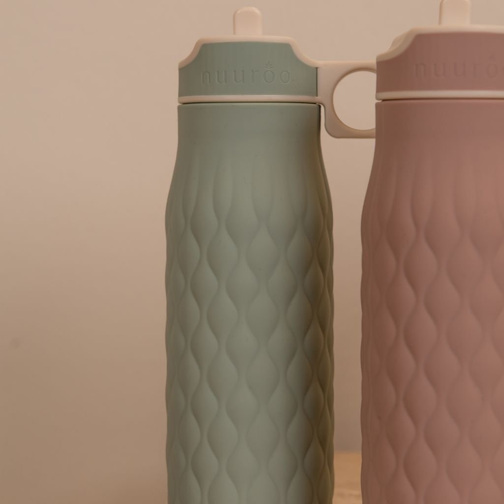 Nuuroo Silikoninė gertuvė "Nima" 400ml - Desert sage - Uogų kopos