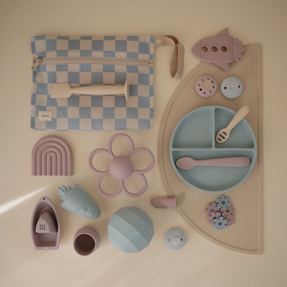 Mushie Silikoninis barškutis - kramtukas „Daisy“ - Uogų kopos