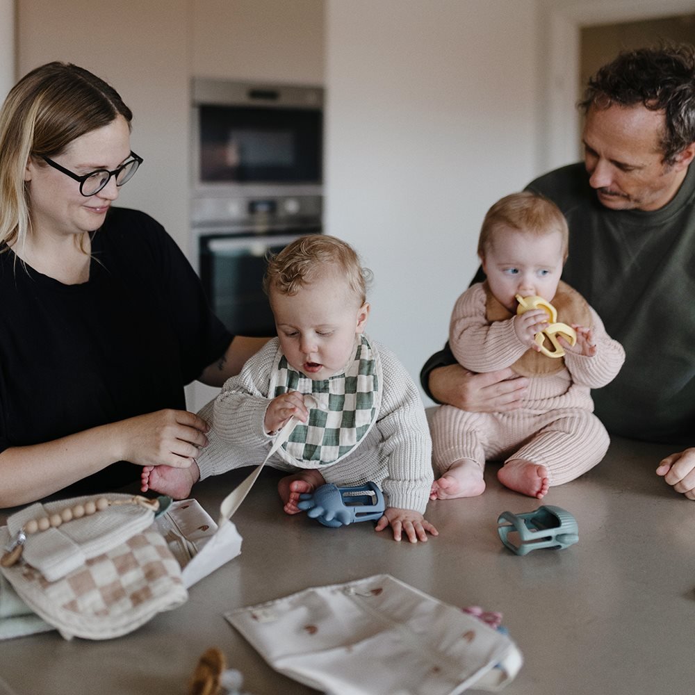 Mushie Silikoninis kramtukas Saulytė - Geltona - Uogų kopos