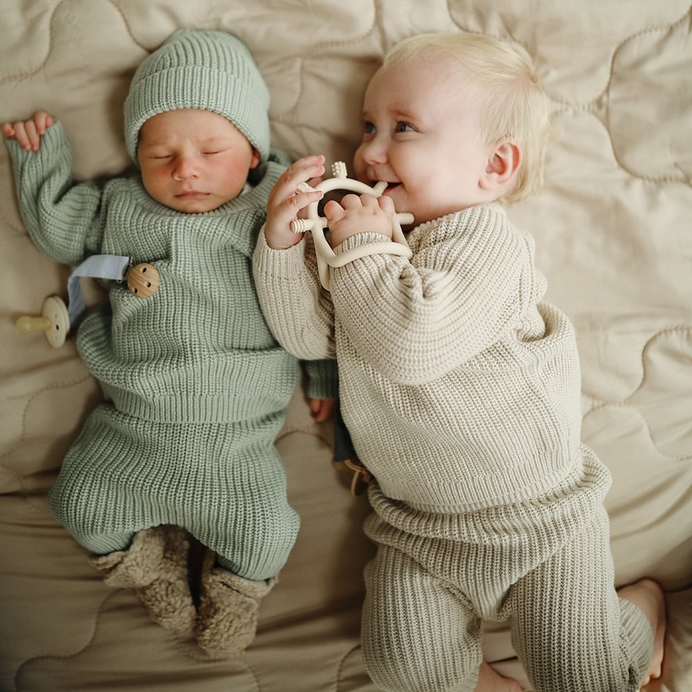 Mushie Silikoninis kramtukas Spygliukas - Smėlinė - Uogų kopos