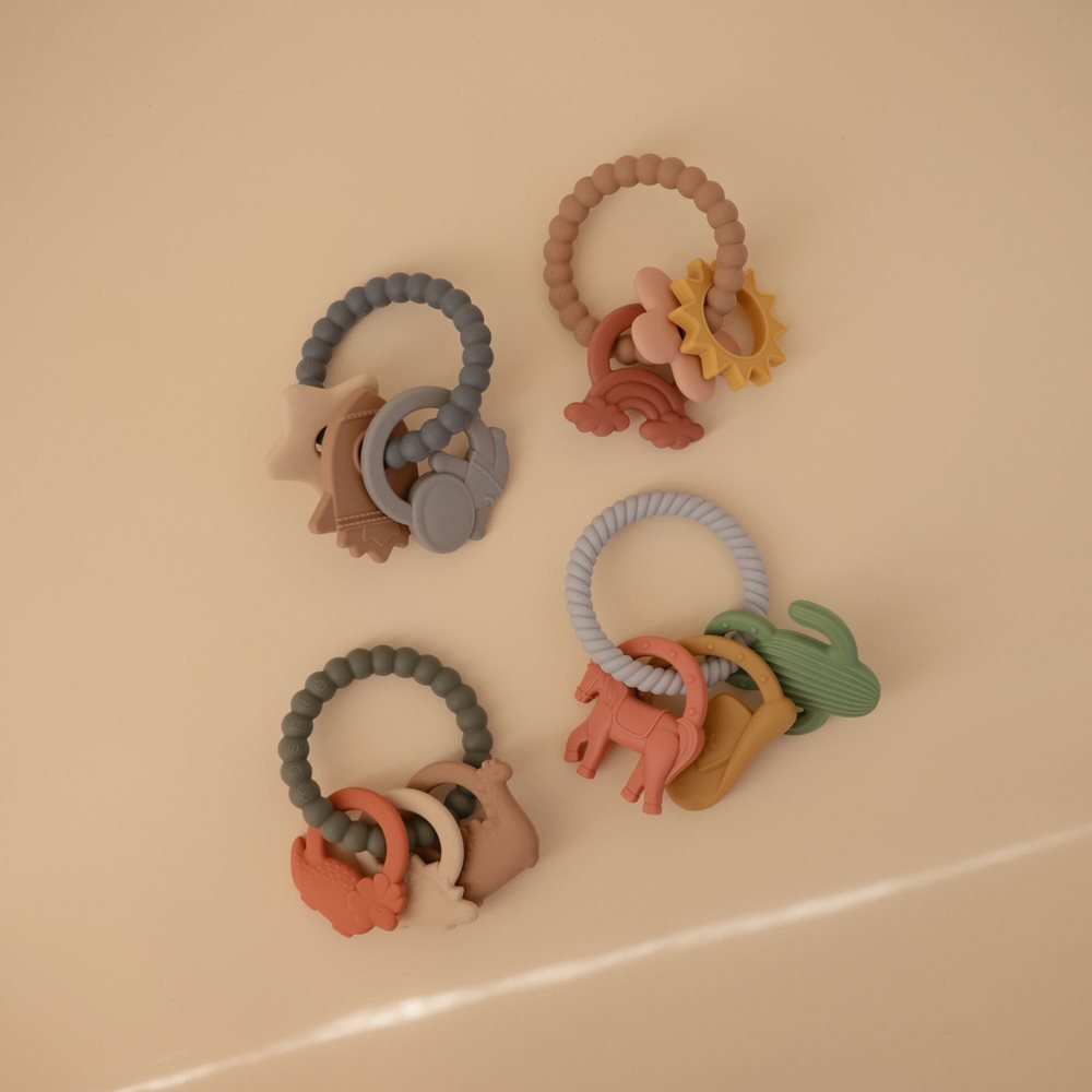 Mushie Silikoninis kramtukas žiedas „Western“ - Uogų kopos