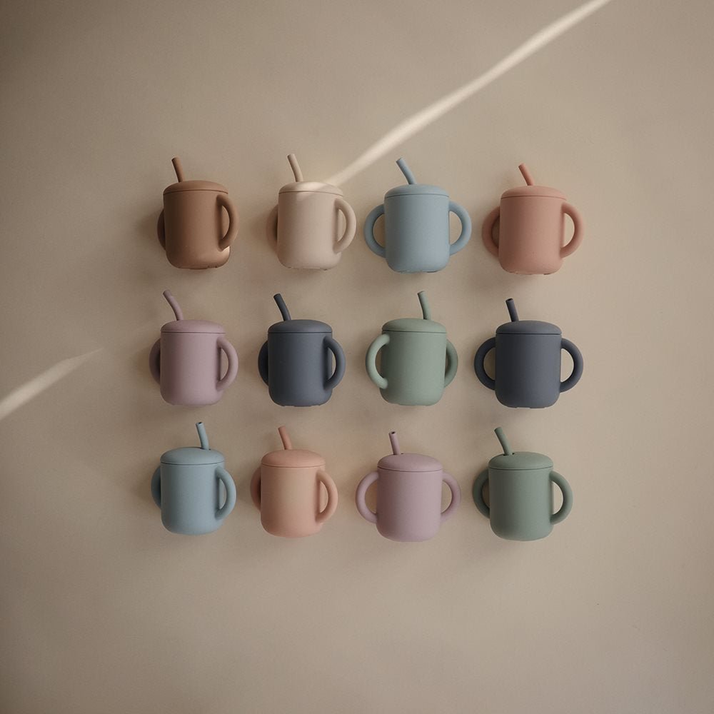 Mushie Silikoninis mokomasis puodelis su šiaudeliu - Žalia - Uogų kopos