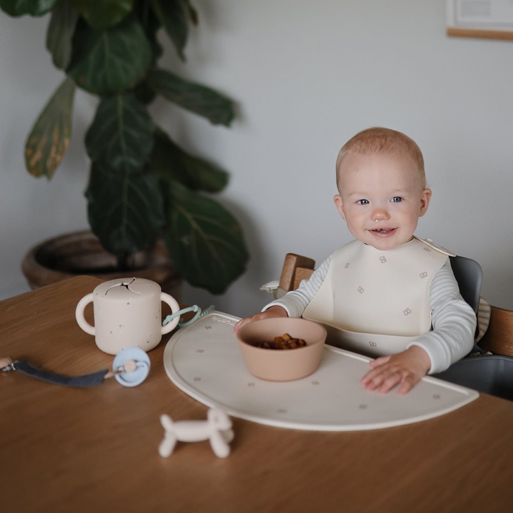Mushie Silikoninis seilinukas - Pretzel - Uogų kopos