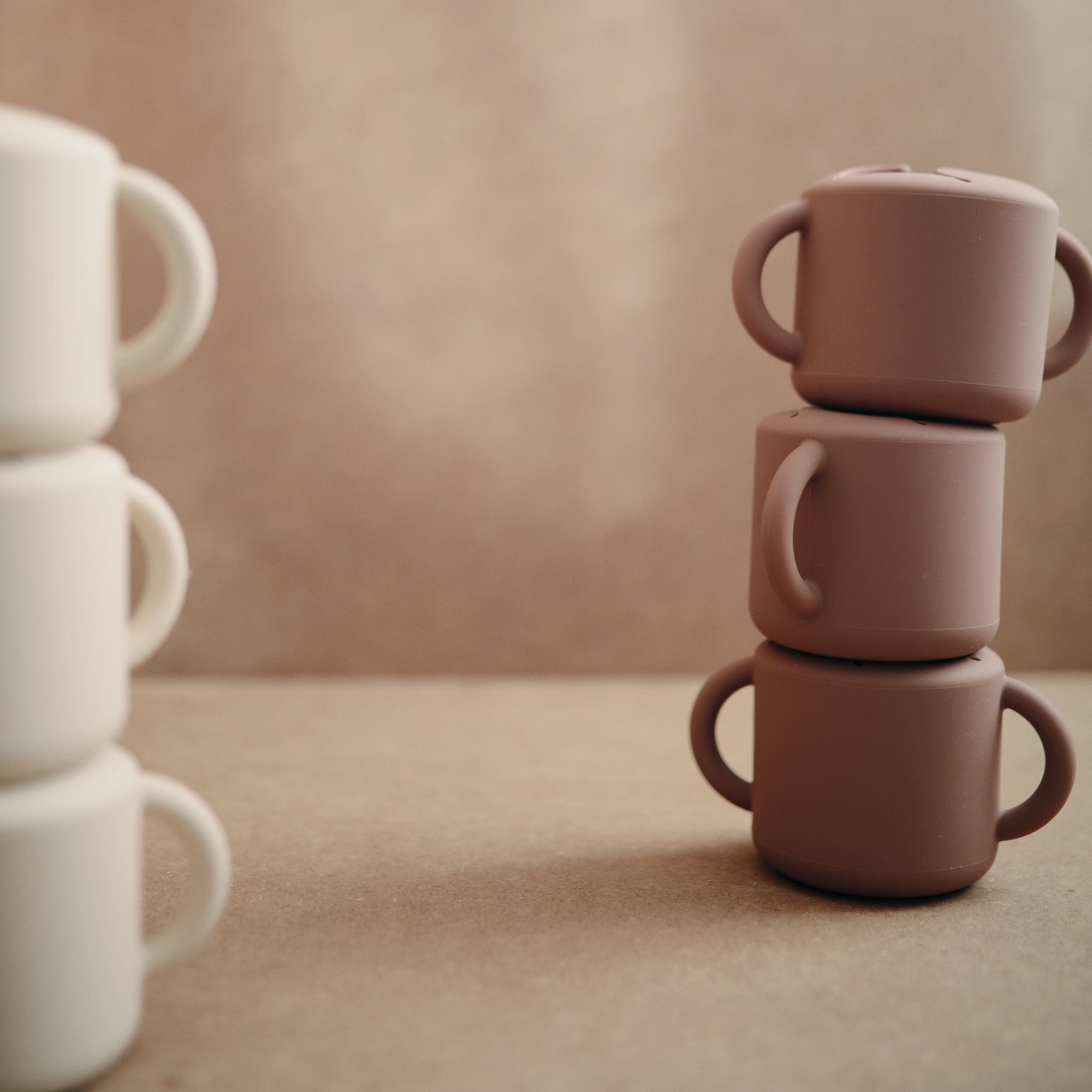 Mushie Silikoninis užkandžių indelis - Kaštoninė - Uogų kopos