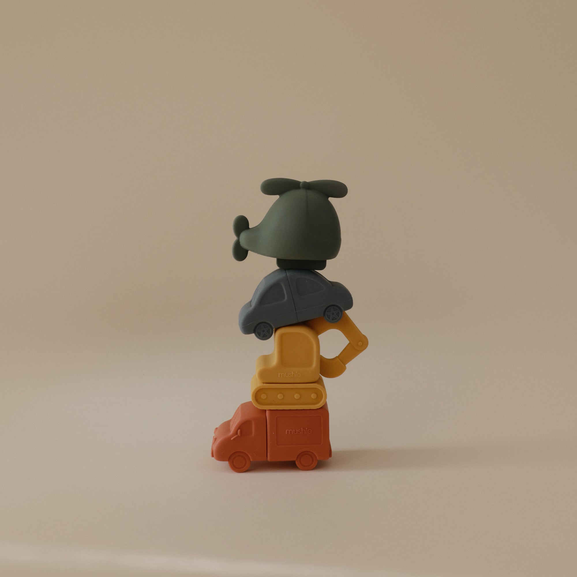 Mushie Silikoninis vonios žaislų rinkinys - Transporto priemonės - Uogų kopos