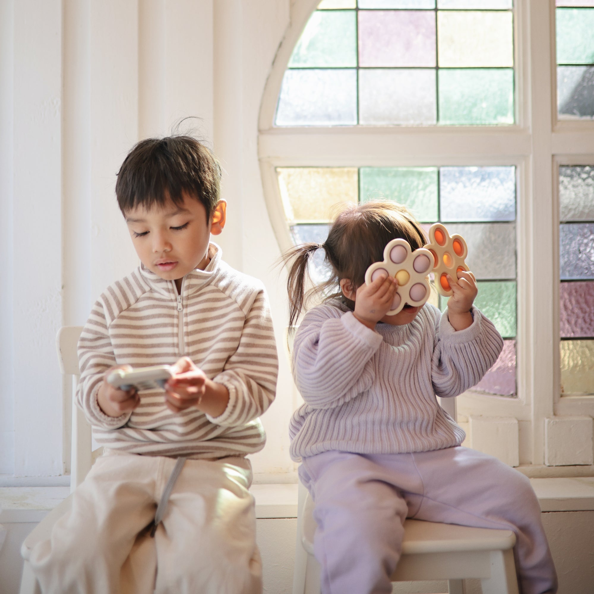 Mushie Spaudžiamas žaislas - Alyvinė gėlė - Uogų kopos