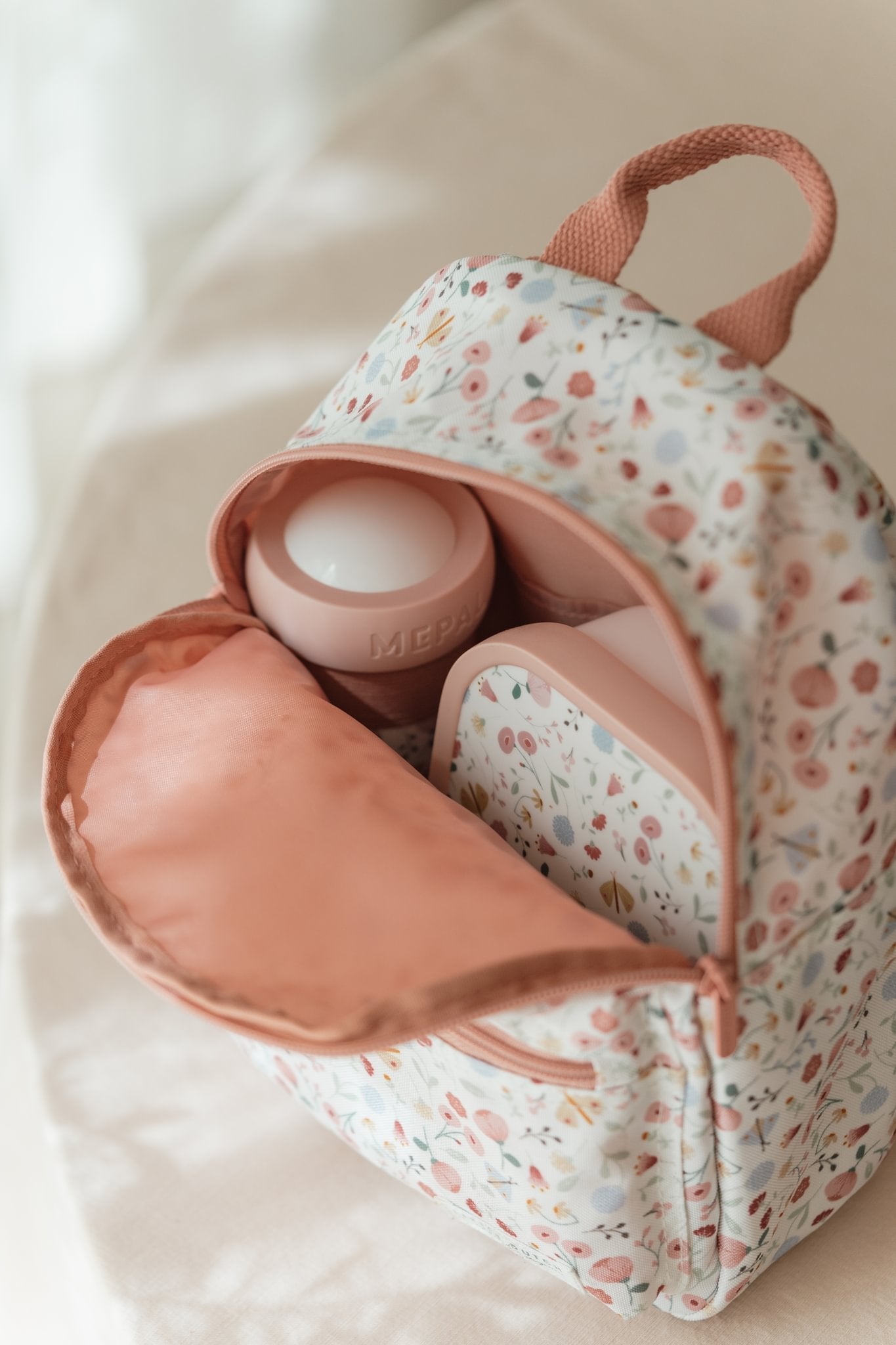 Little Dutch Vaikiška kuprinė „Flowers and Butterflies“ - Uogų kopos