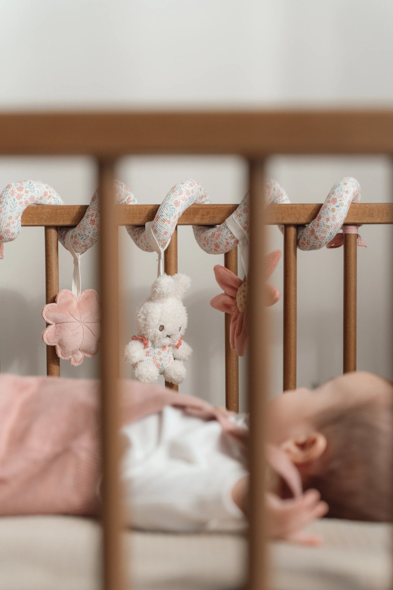 Little Dutch Veiklos spiralė "Lucky Blossom" - Uogų kopos