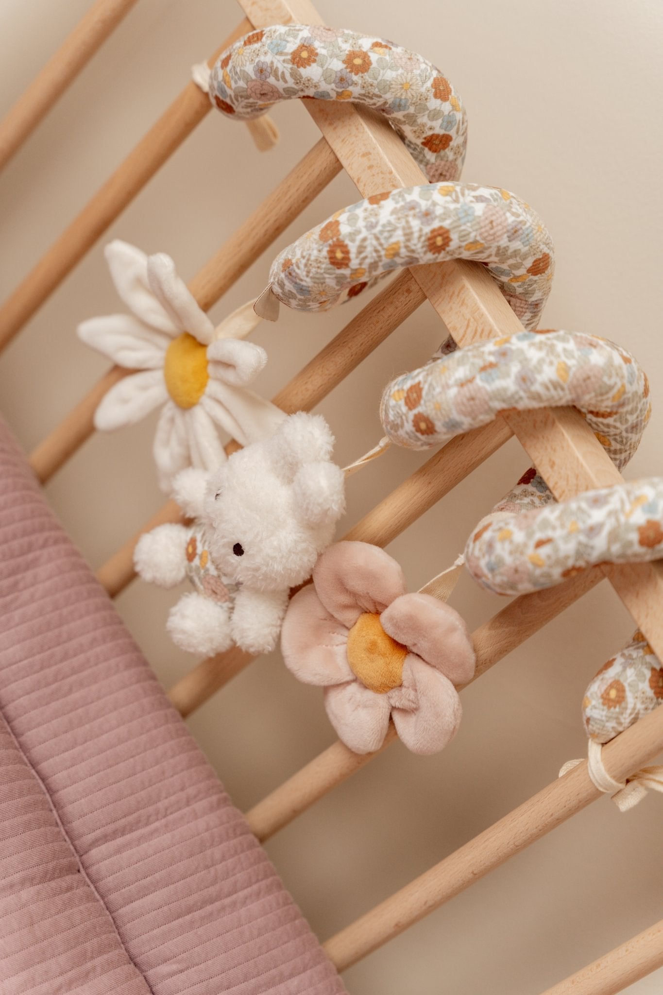 Little Dutch Veiklos spiralė „Vintage Little Flowers“ - Uogų kopos