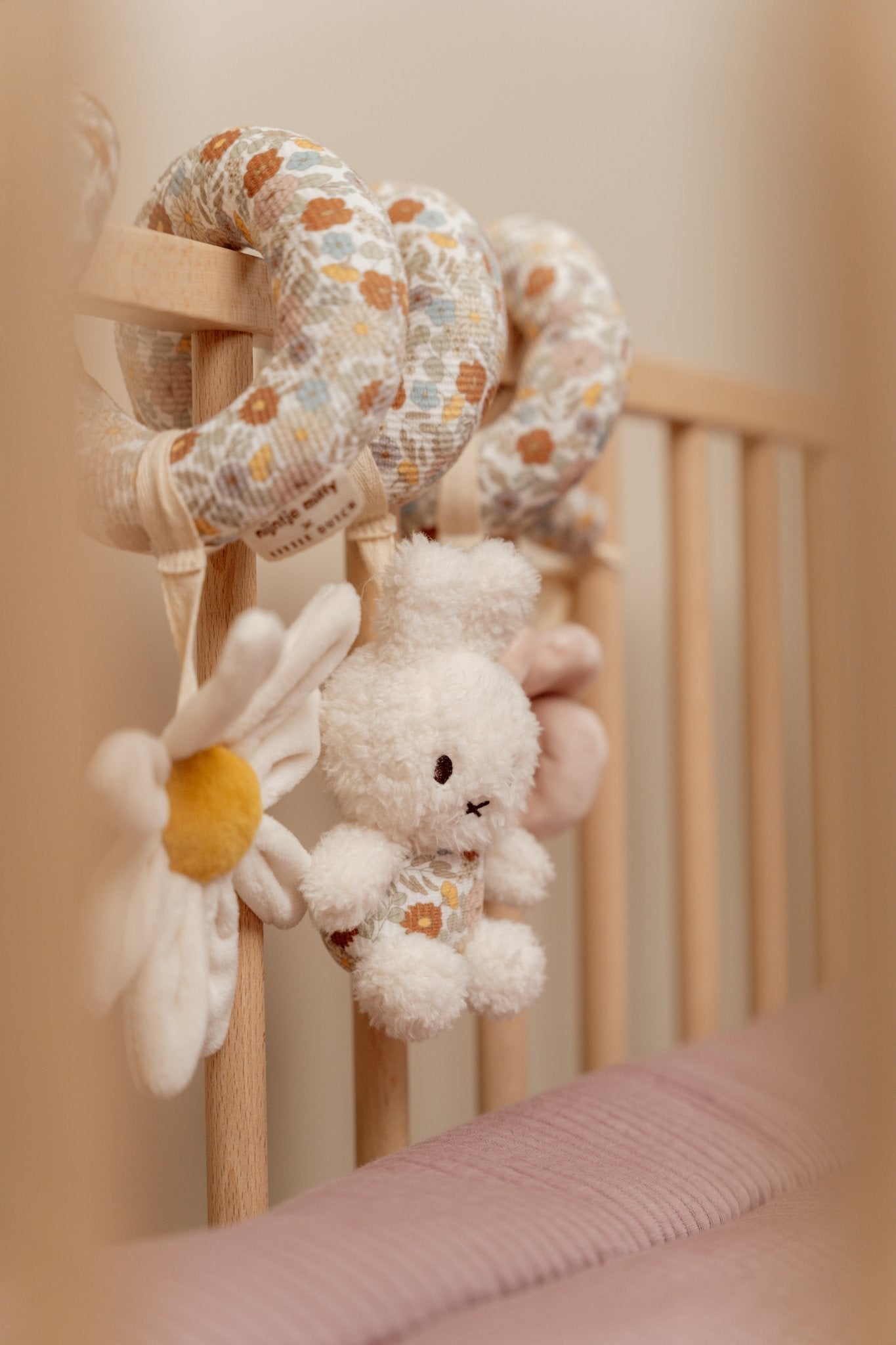 Little Dutch Veiklos spiralė „Vintage Little Flowers“ - Uogų kopos