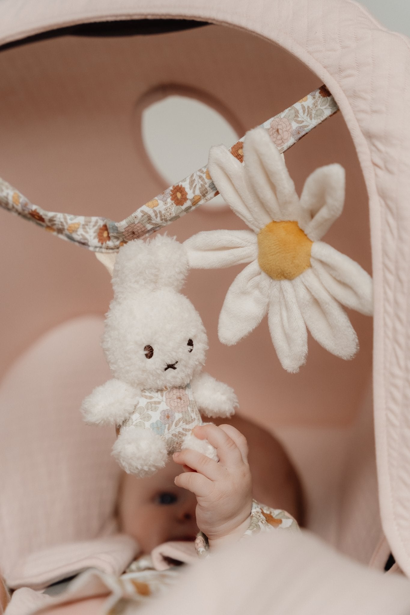 Little Dutch Vežimėlio ir automobilinės kėdutės žaislas „Vintage Little Flowers“ - Uogų kopos