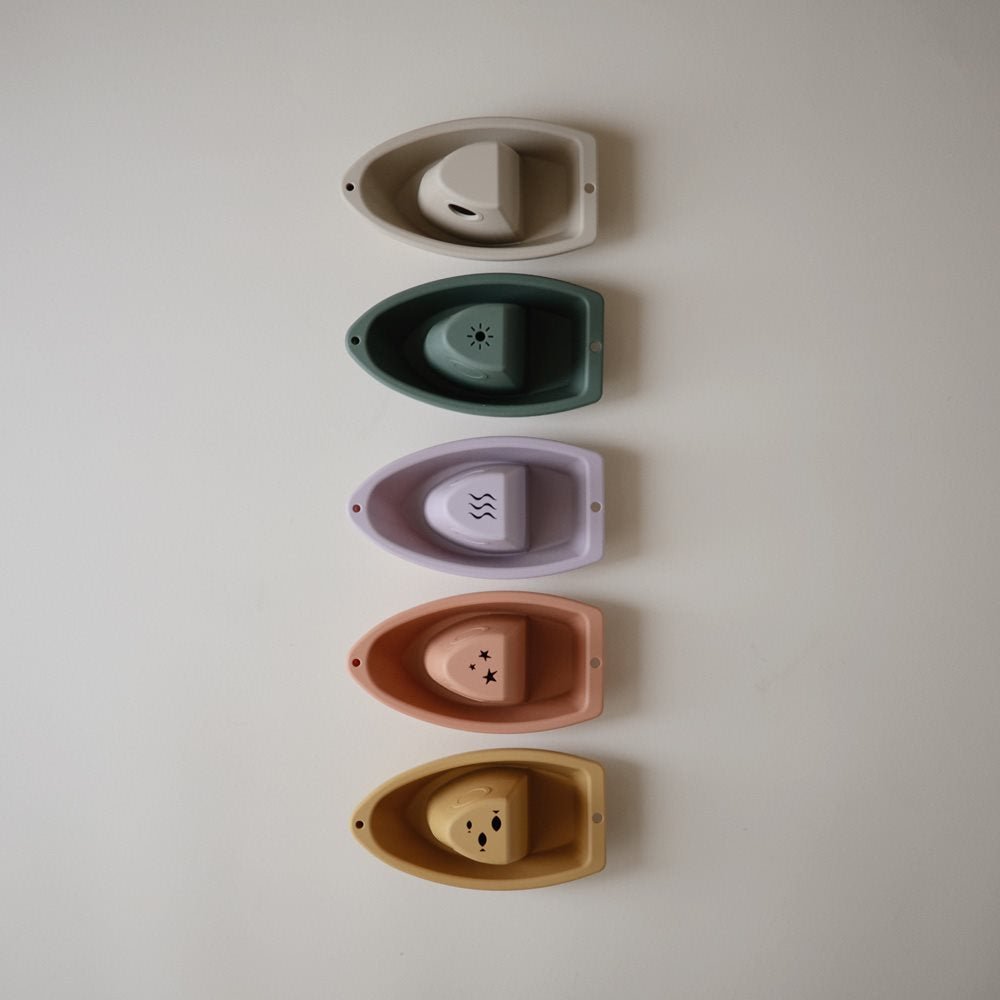 Mushie Vonios žaislų rinkinys - Laiveliai - Uogų kopos