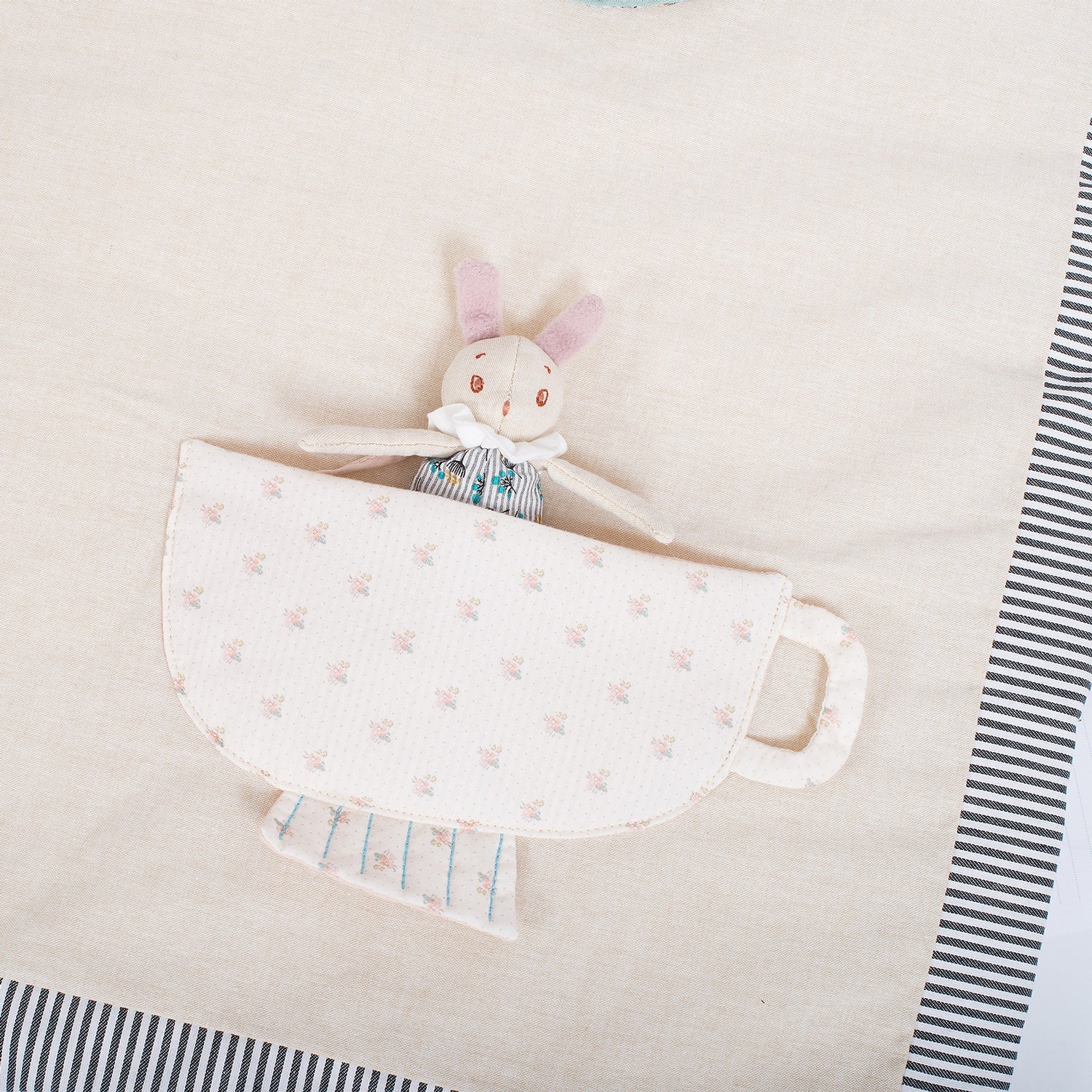 Moulin Roty Aktyvumo žaidimų kilimėlis „Po lietaus“ - Uogų kopos