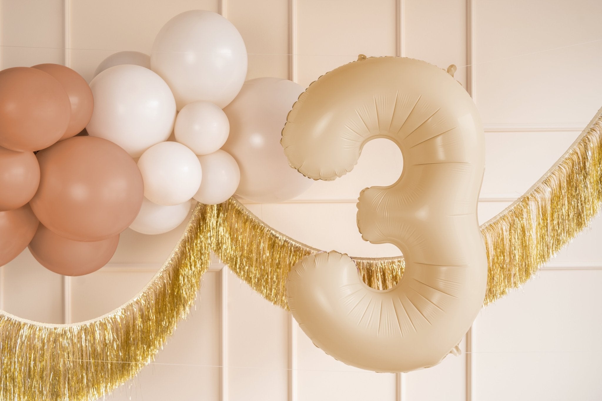 PartyDeco Folinis balionas skaičius „3" 72cm - Beige - Uogų kopos