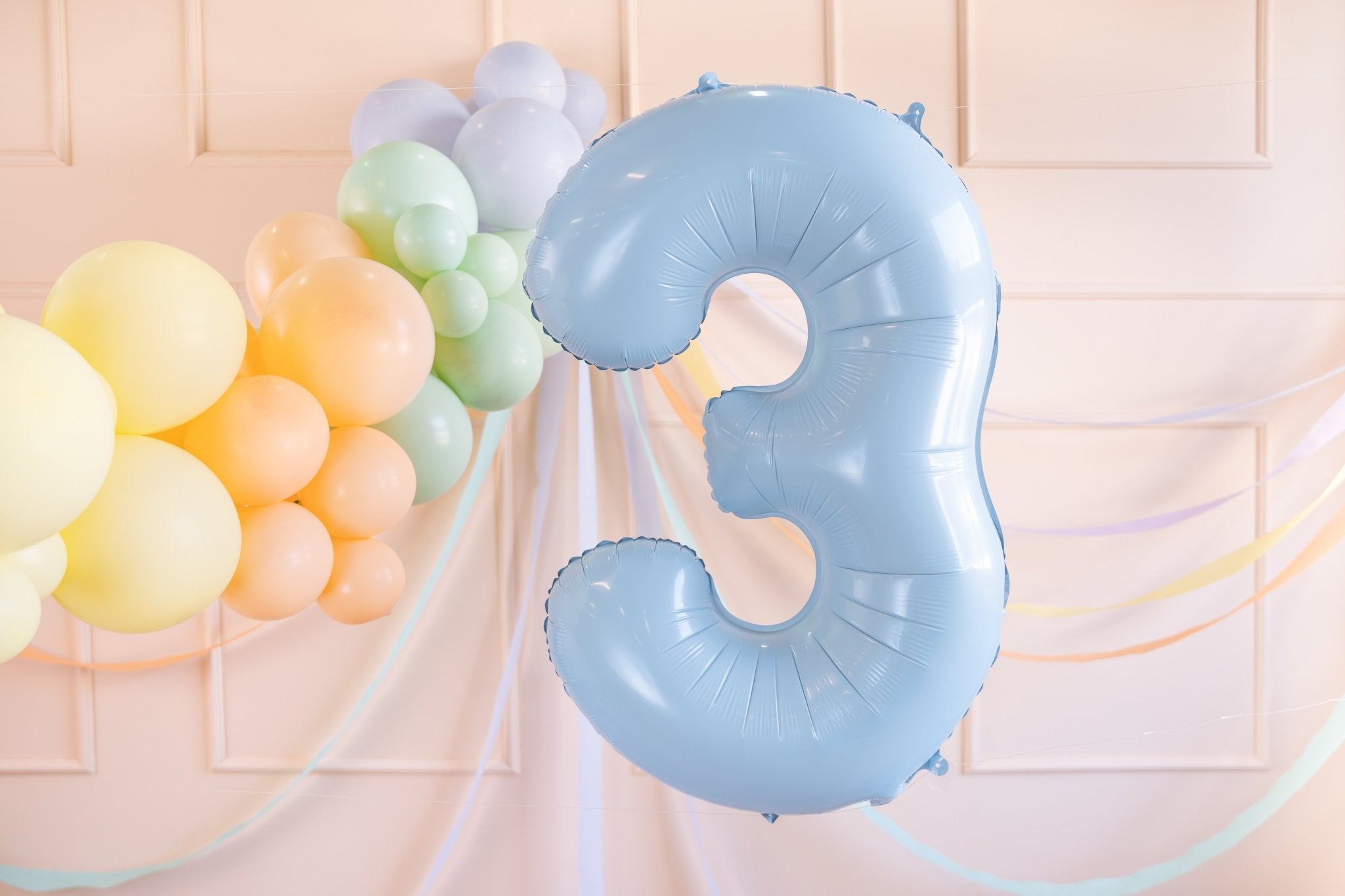 PartyDeco Folinis balionas skaičius „3" 72cm - Light Blue - Uogų kopos