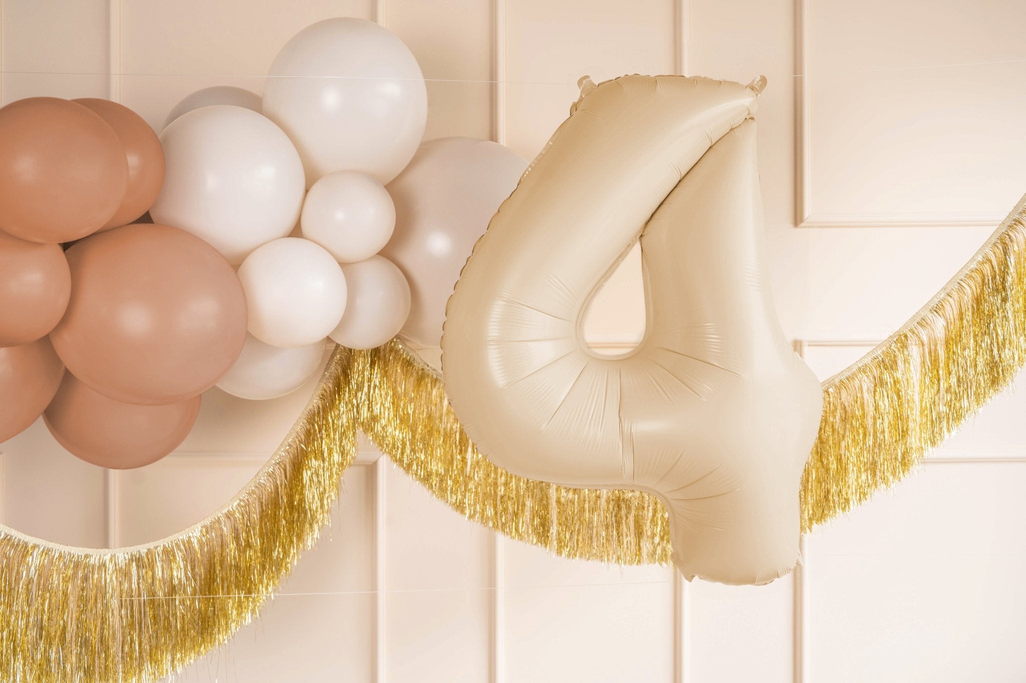PartyDeco Folinis balionas skaičius „4" 72cm - Beige - Uogų kopos