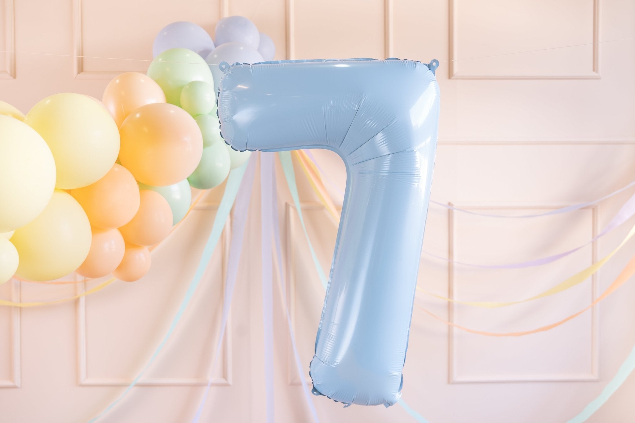 PartyDeco Folinis balionas skaičius „7" 72cm - Light Blue - Uogų kopos