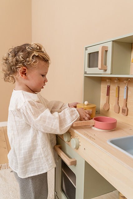 Little Dutch Medinė žaidimų virtuvėlė - Uogų kopos