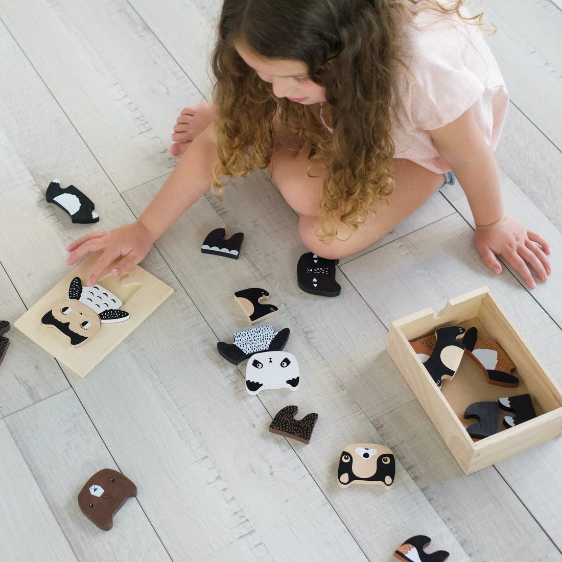 Wee Gallery Medinės „Mix & Match“ gyvūnų kortelės - Uogų kopos