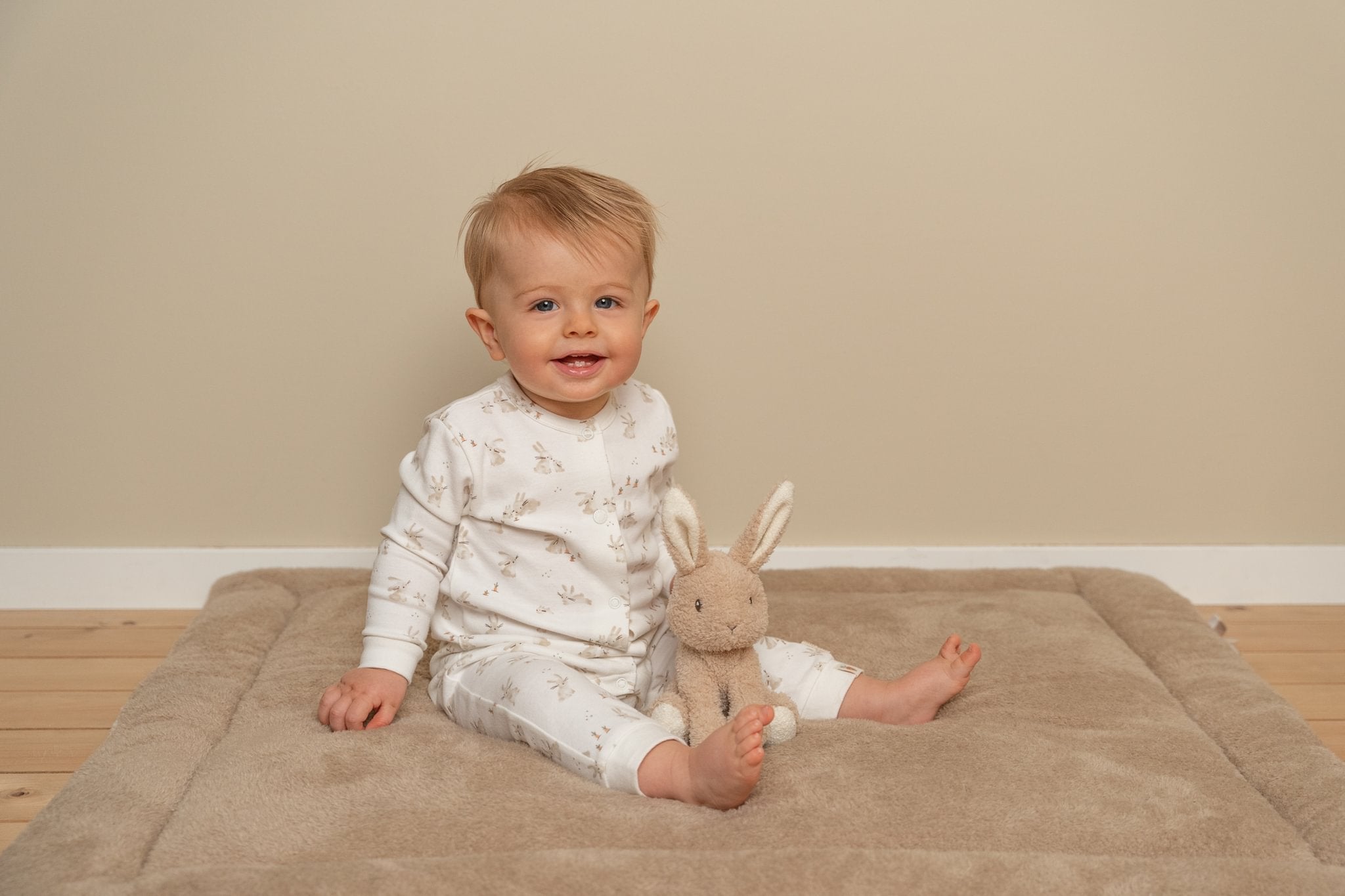Little Dutch Minkštas triušiukas 15cm „Baby Bunny“ - Uogų kopos