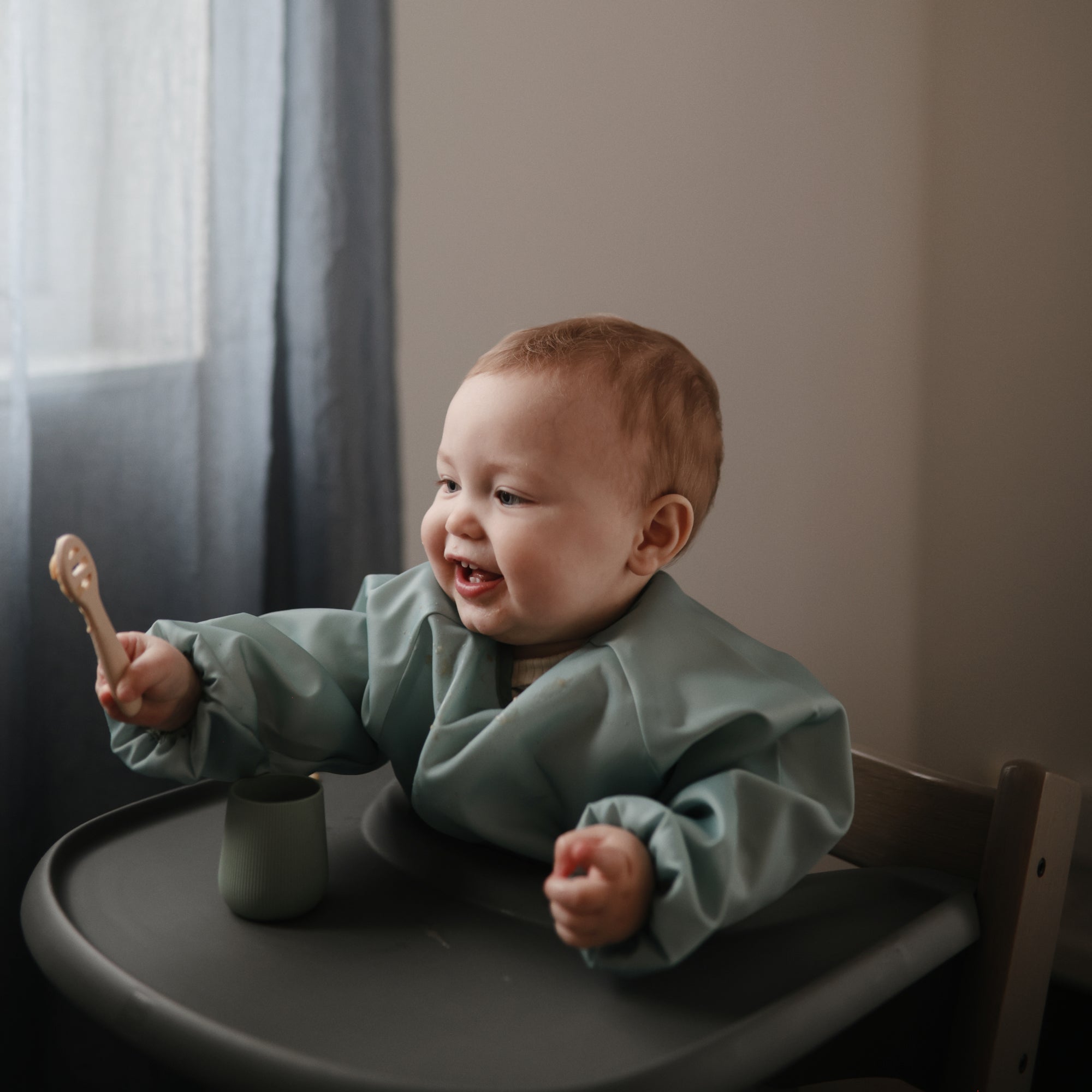 Mushie Pirmieji silikoniniai maitinimo šaukšteliai kūdikiams 2vnt. - Rožinė/Smėlinė - Uogų kopos