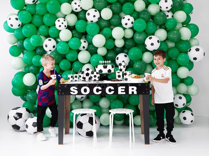 PartyDeco Popierinės lėkštutės „Futbolas“, 18 cm - Uogų kopos