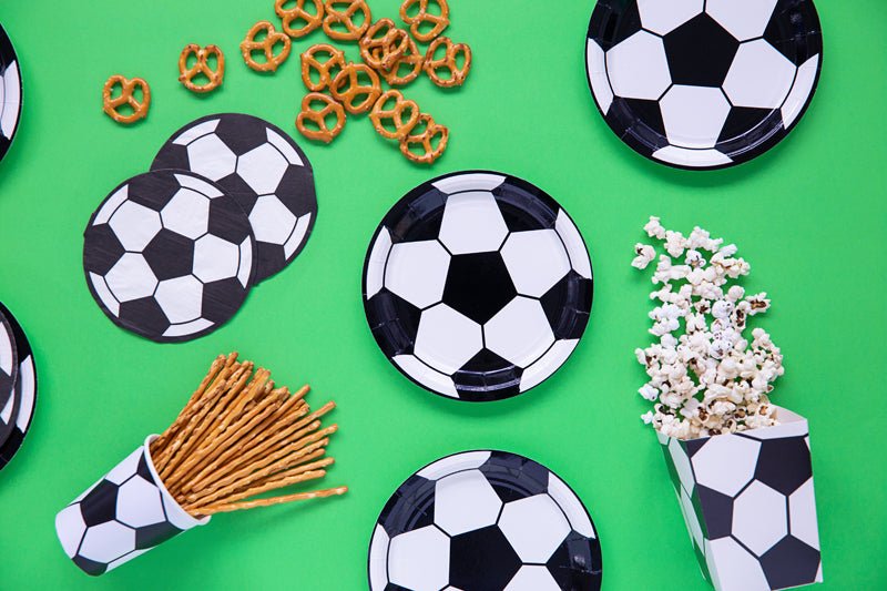 PartyDeco Popierinės lėkštutės „Futbolas“, 18 cm - Uogų kopos