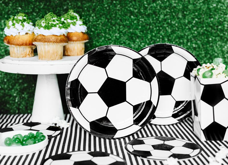 PartyDeco Popierinės lėkštutės „Futbolas“, 18 cm - Uogų kopos