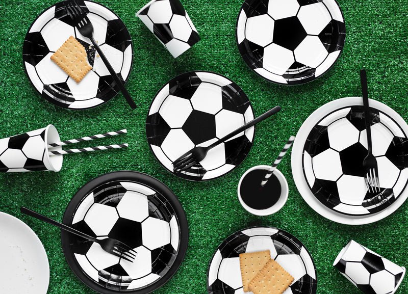 PartyDeco Popierinės lėkštutės „Futbolas“, 18 cm - Uogų kopos
