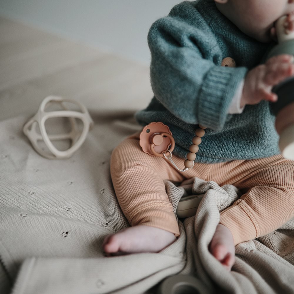 Mushie Silikoninis kramtukas Kamuoliukas - Pilka - Uogų kopos